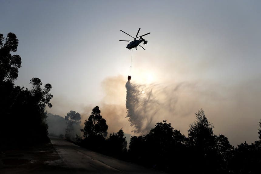 Seis bombeiros e um civil sofreram ferimentos no combate ao fogo na Sertã