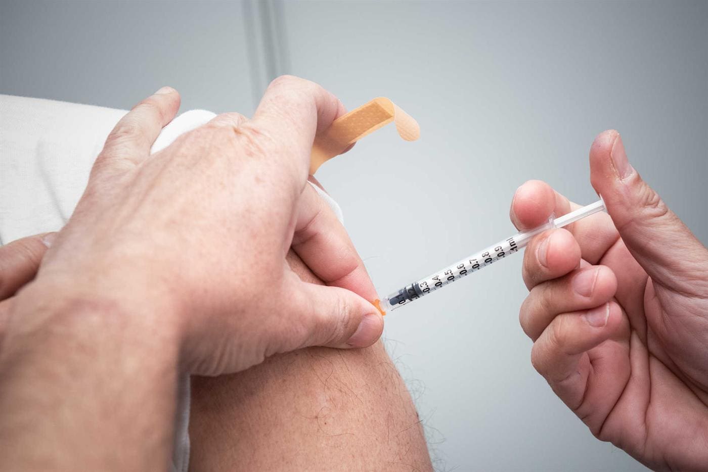 Mais de 80% dos adultos da UE estão totalmente vacinados