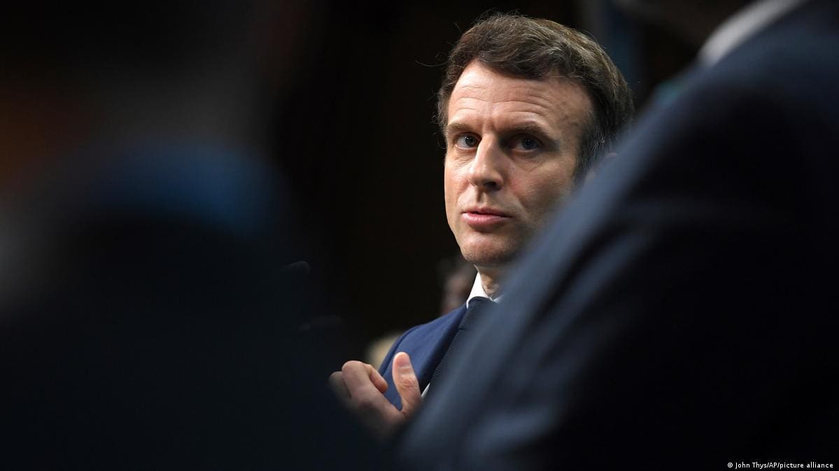 Macron defende diálogo com Rússia