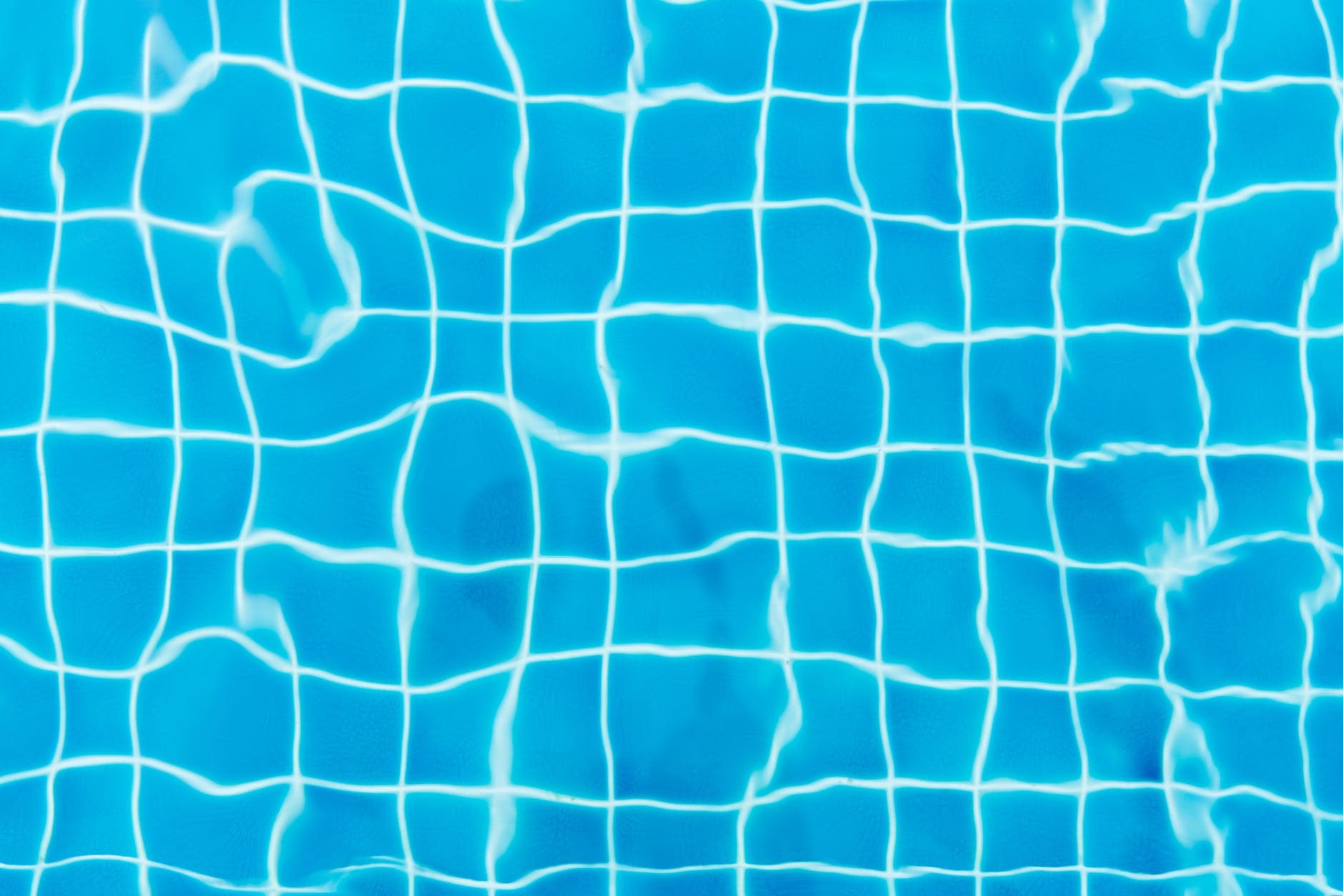 Homem inglês de 30 anos morreu afogado em piscina de hotel no Algarve