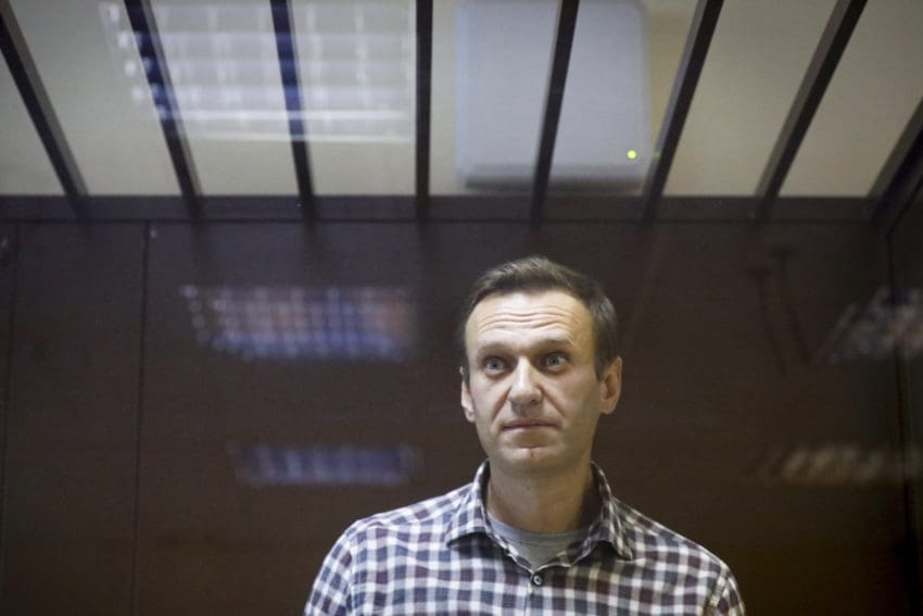 Navalny considerado culpado por fraude