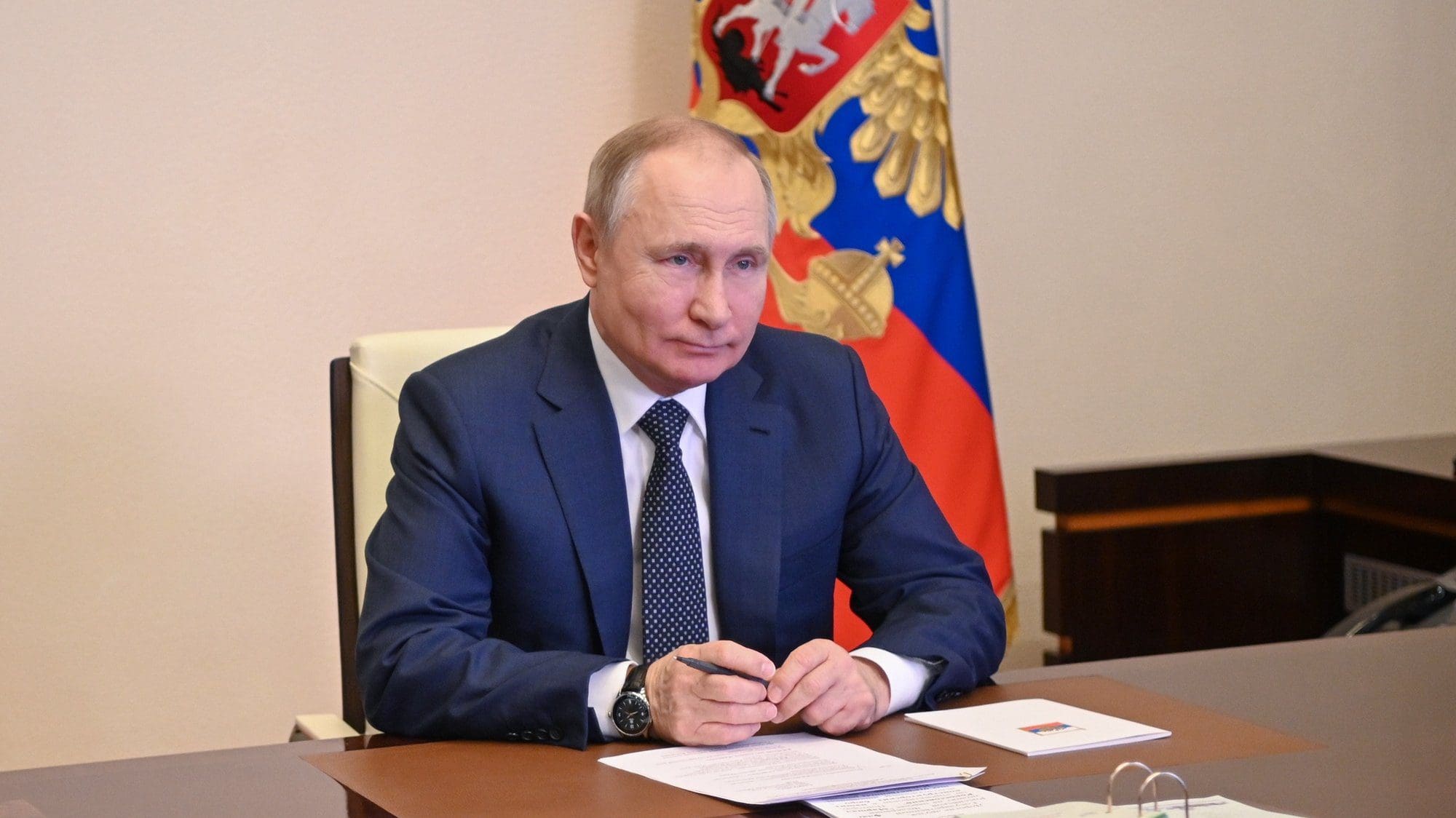 Putin proíbe exportações de produtos e matérias-primas