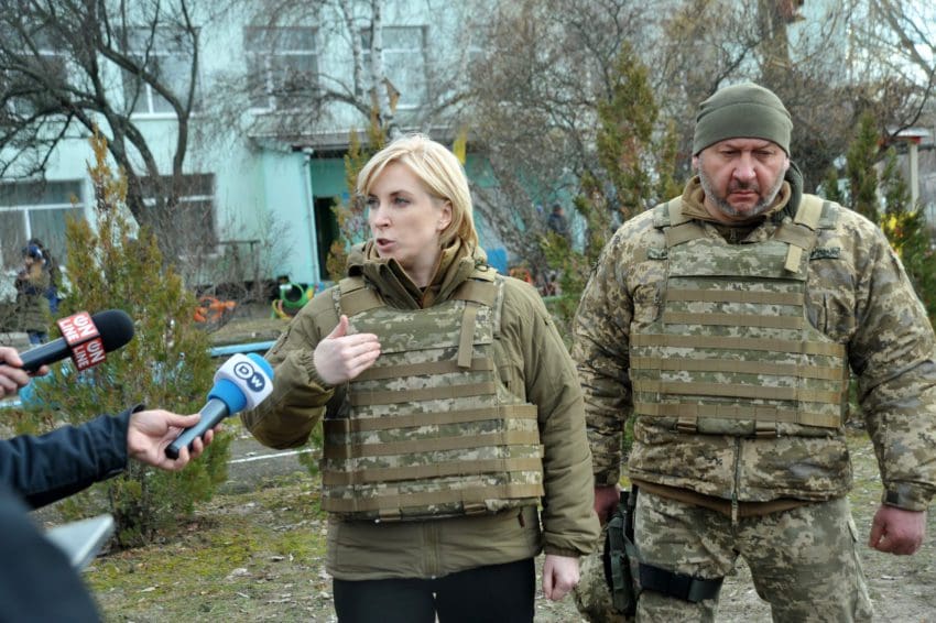 Ucrânia anuncia acordo para retirada de civis de Sumy