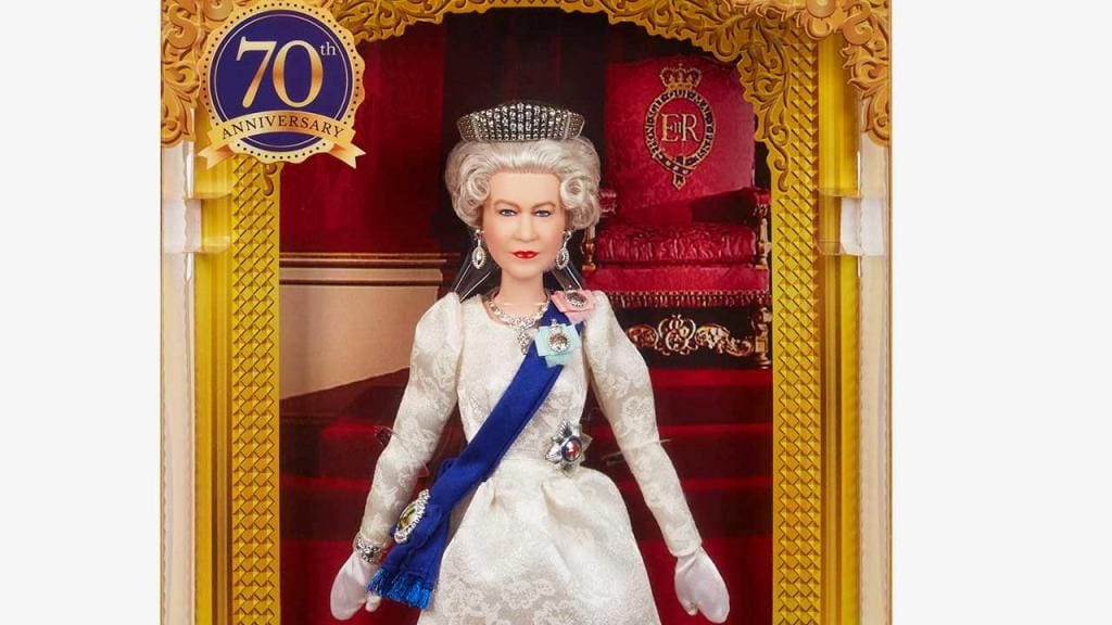 Rainha Isabel II recebe Barbie de presente de aniversário