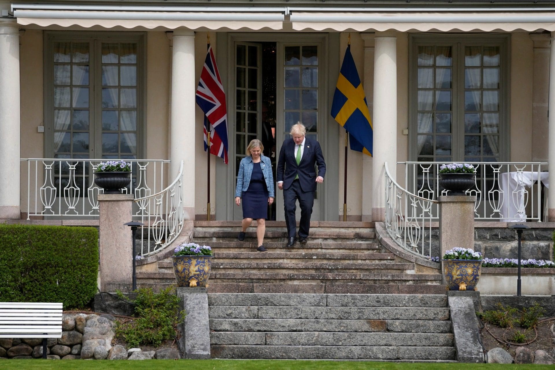 Boris Johnson assina acordo de proteção com a Suécia e Finlândia