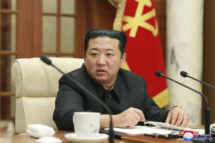 Coreia do Norte anuncia primeiro caso de covid-19