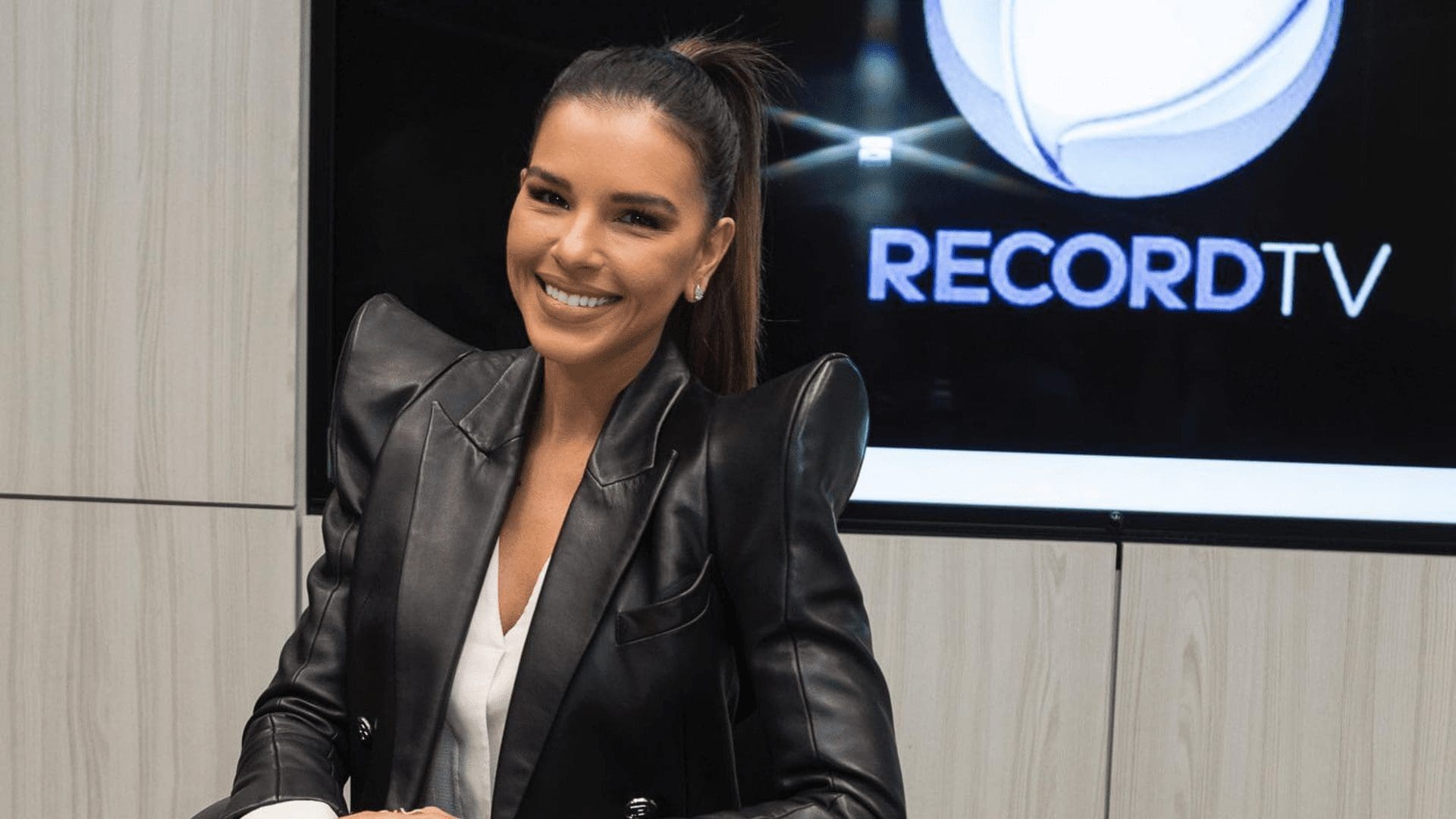 Mariana Rios é a nova apresentadora de ‘Ilha Record’