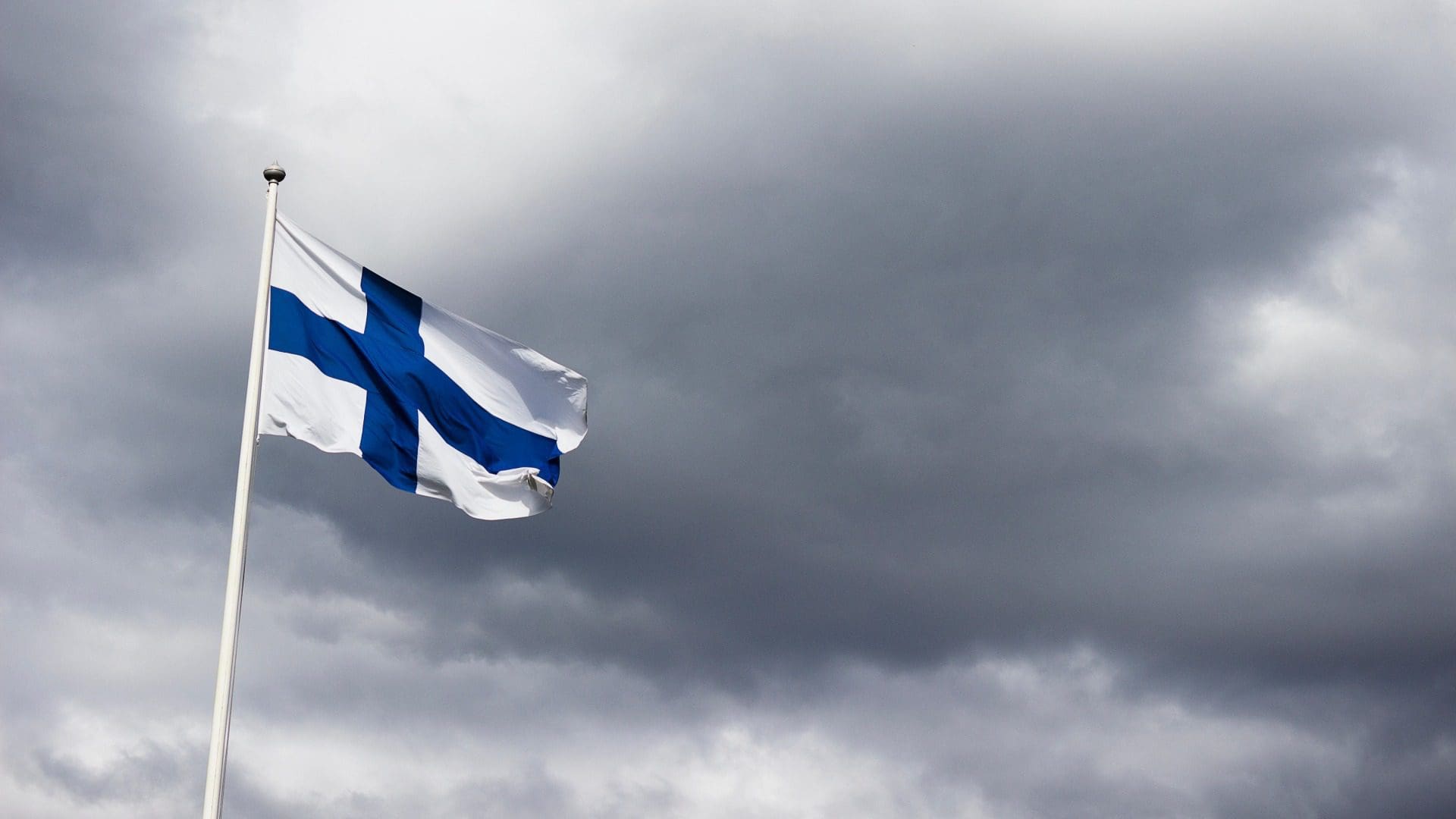 Rússia suspende fornecimento de eletricidade à Finlândia 