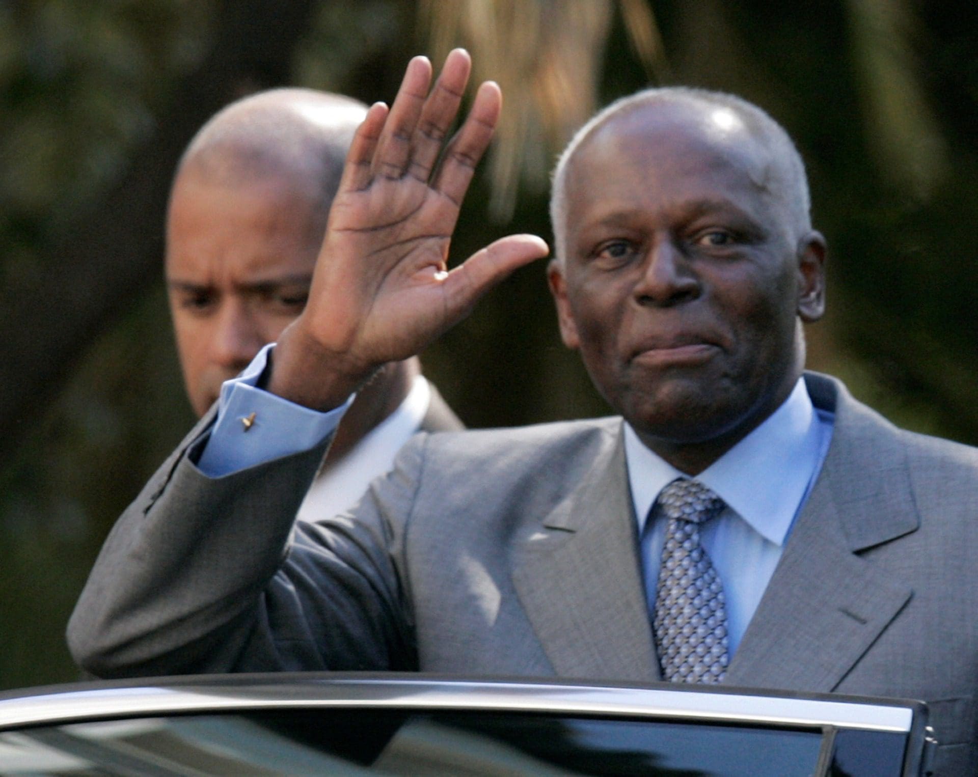 Eduardo dos Santos: Filhos recusam funeral em Angola 