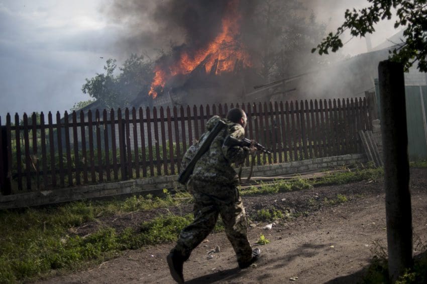 Forças pró-russas reclamam grande ofensiva contra Lysychansk
