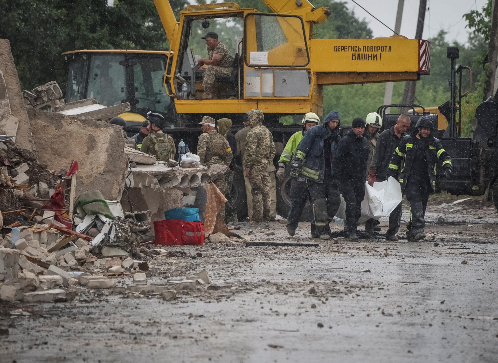 Número de mortos em ataque em Donetsk sobe para 29