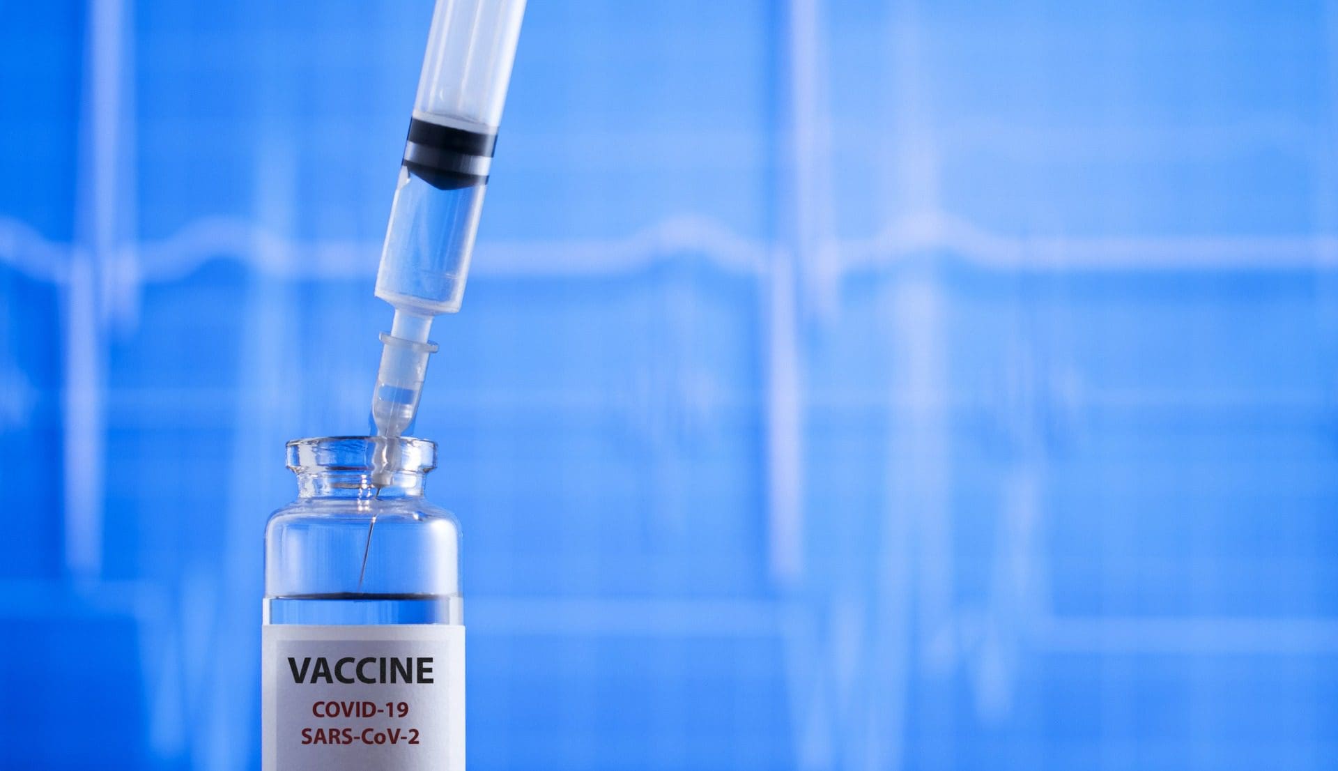 Covid-19: Agência Europeia do Medicamento defende vacinação anual