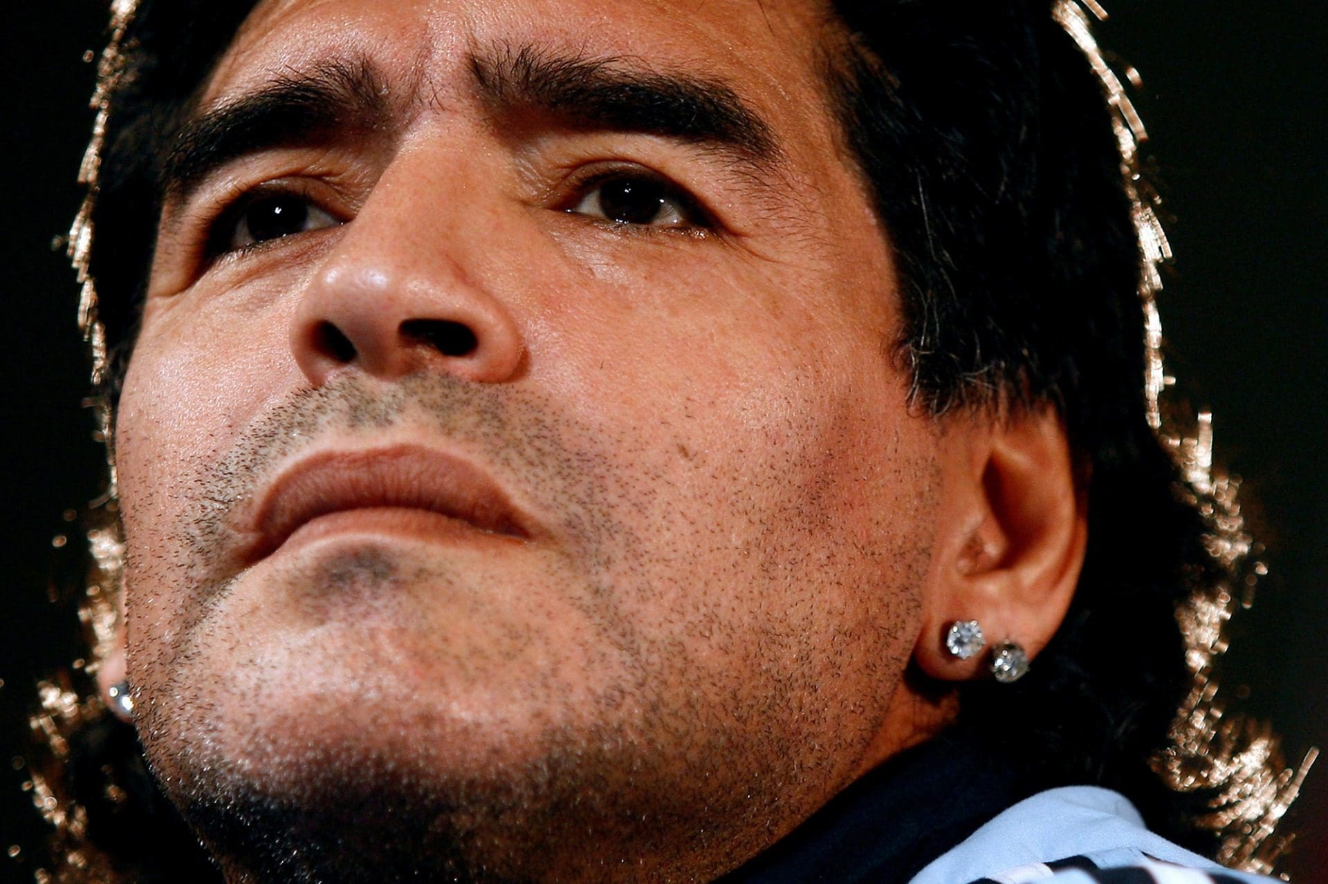 Dois anos sem Maradona - Mundo perdeu o mágico argentino, mas a mística continua.