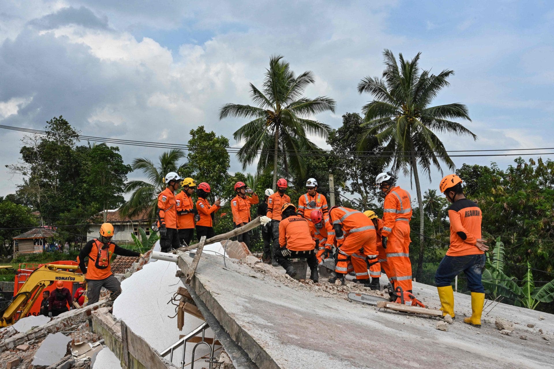 Número de mortos após sismo da Indonésia sobe para 252