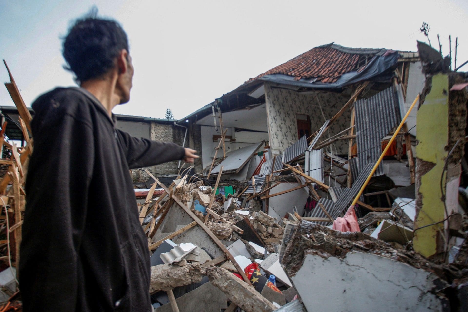 Número de mortos na Indonésia sobe para 162