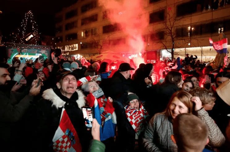 Festejos dos croatas após vitória sobre o Brasil fizeram a terra tremer