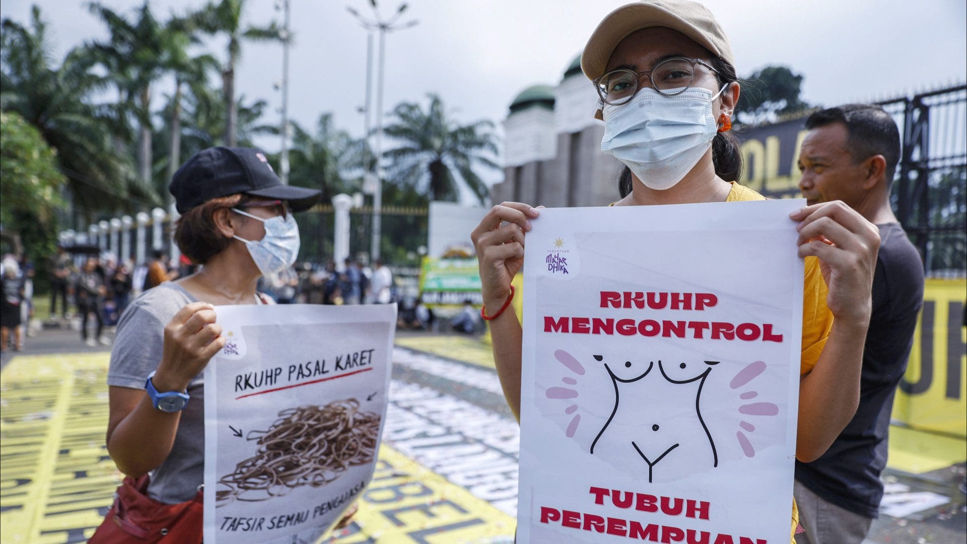 Indonésia aprova lei que pune com pena de prisão sexo fora do casamento