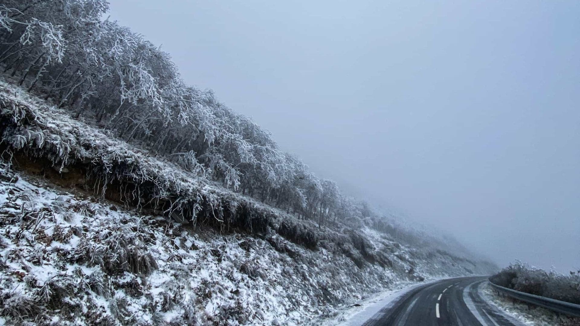 Aulas suspensas em Montalegre devido à neve e gelo nas estradas