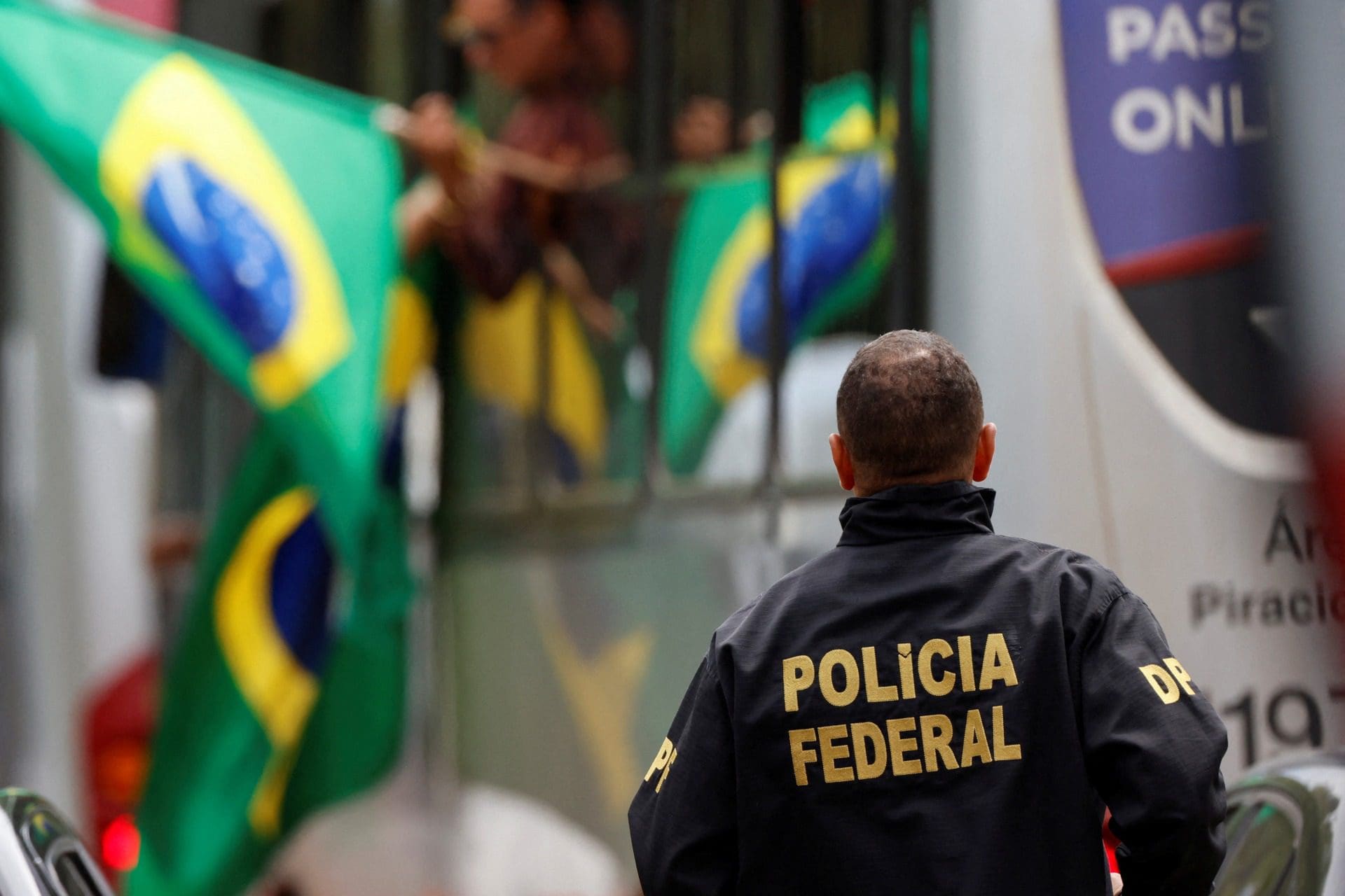 Cerca de 1500 pessoas foram presas após invasões no Brasil