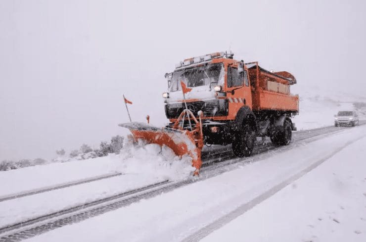 Queda de neve corta e condiciona estradas em Viseu