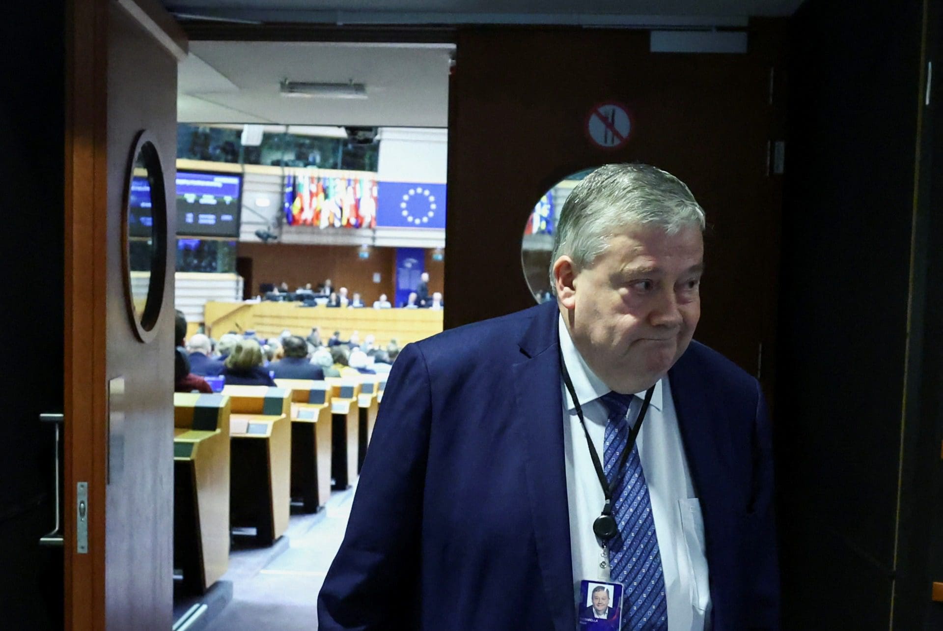Catargate: Parlamento europeu levanta imunidade a dois deputados