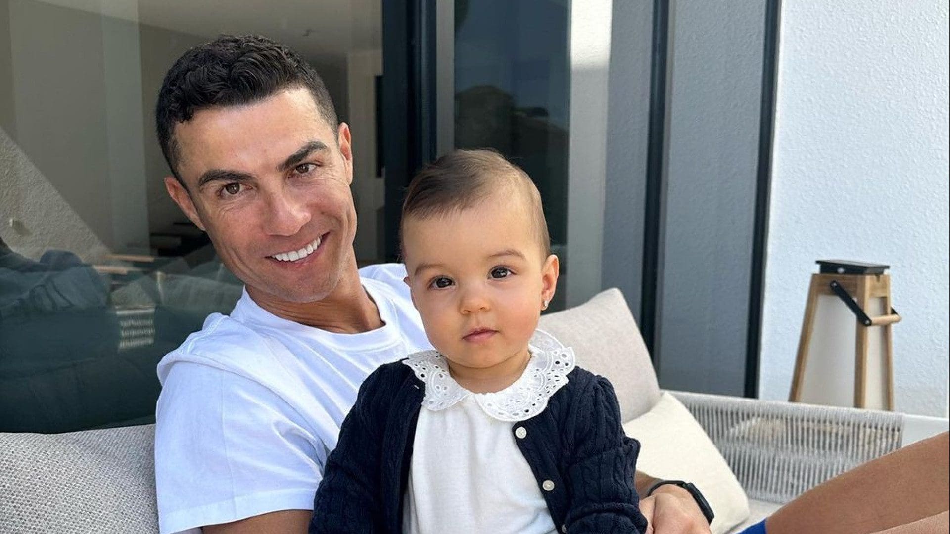 Georgina partilha foto de Ronaldo com Bella Esmeralda