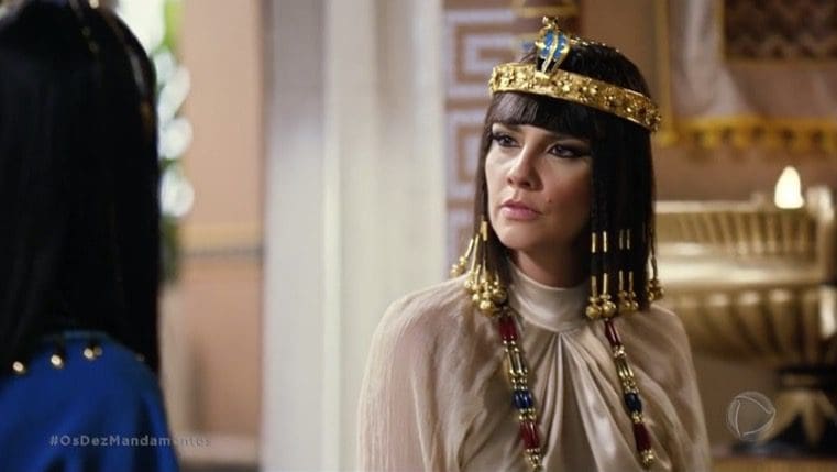 Henutmire confronta Nefertari