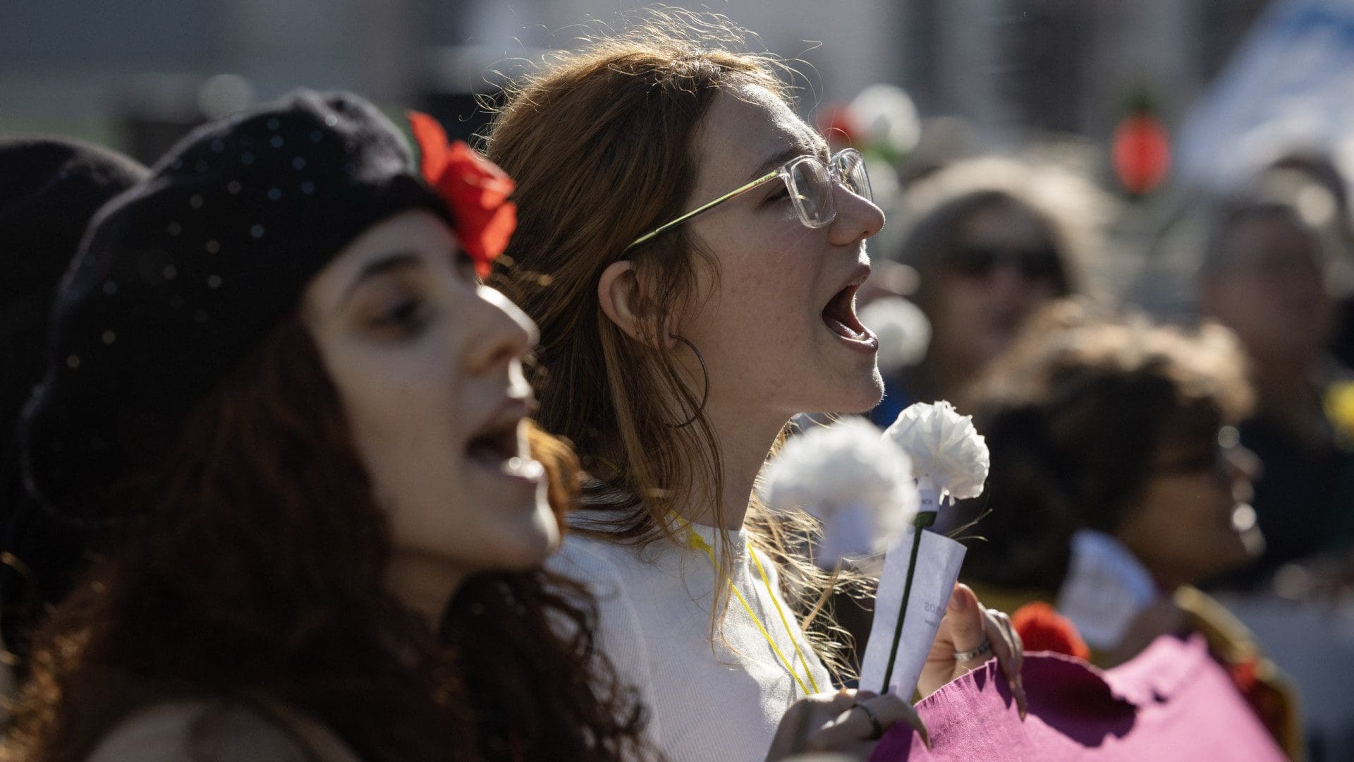 Associações de mulheres marcham em 12 cidades por mais direitos