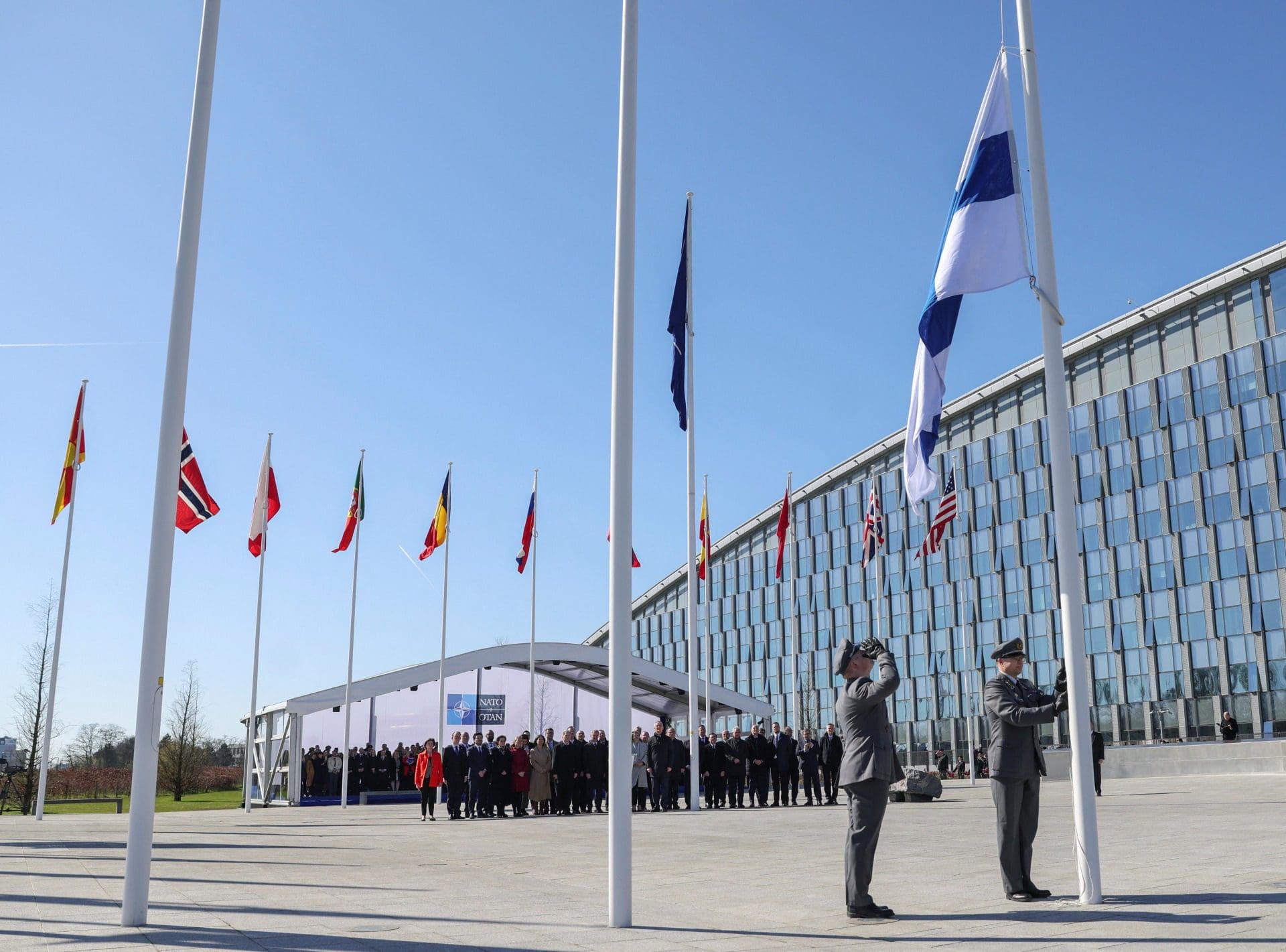 Finlândia torna-se no 31.º membro da NATO