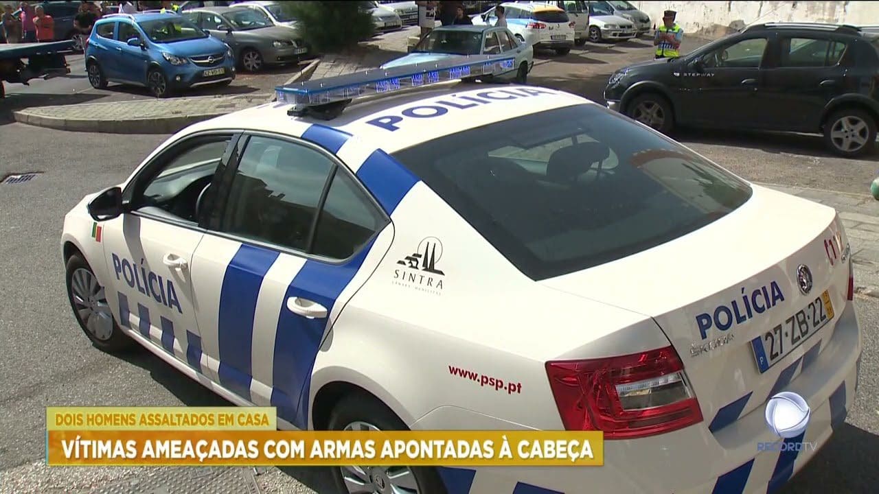 Dois homens assaltados em casa em Rio de Mouro