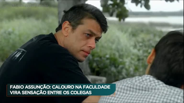 Fábio Assunção e Jojo Todynho entram na faculdade e fazem sucesso entre colegas