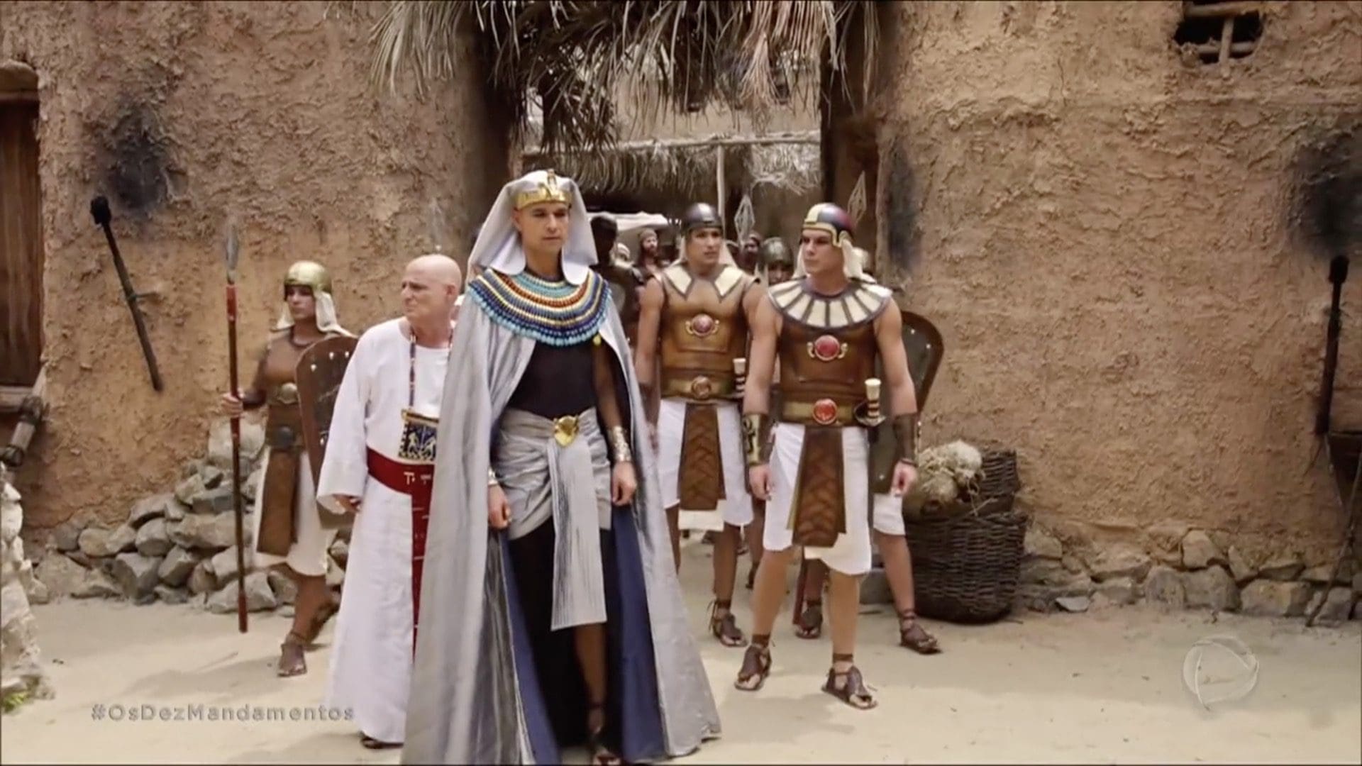 Ramsés resolve matar Joquebede, a mulher vai parar na forca e Moisés choca  com ação