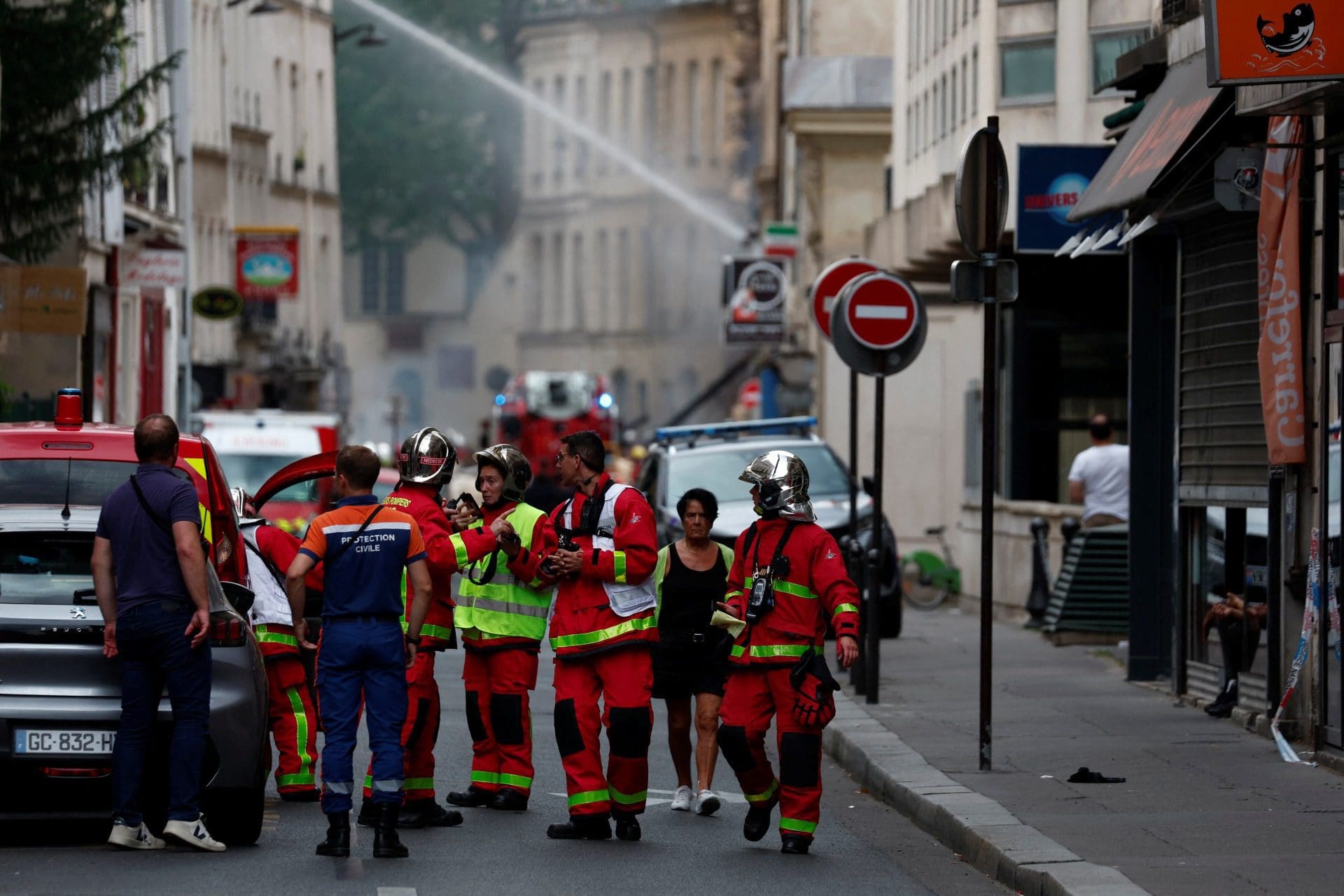 Explosão faz vários feridos no centro de Paris