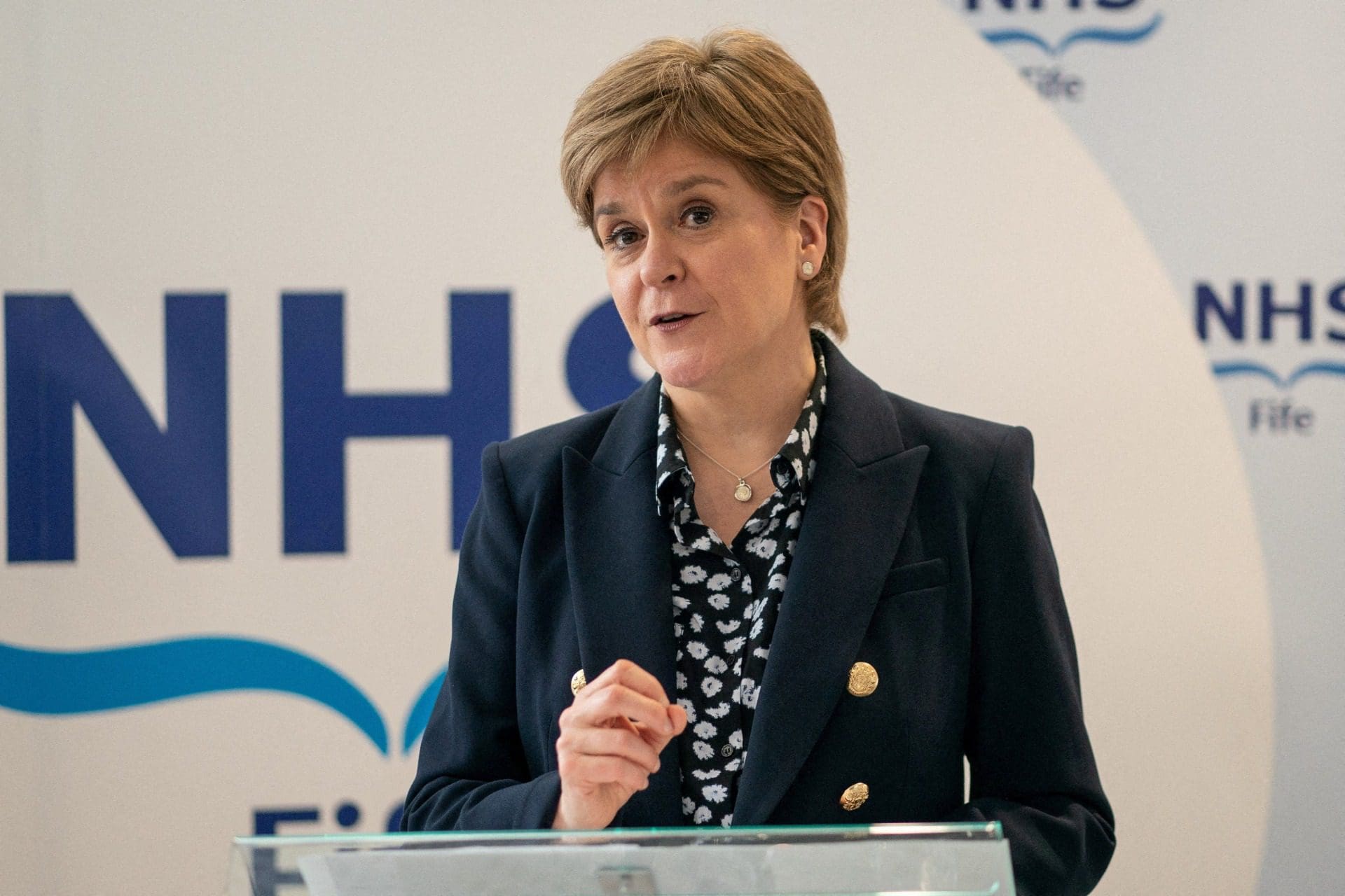 Primeiro-ministro escocês recusa suspender Sturgeon