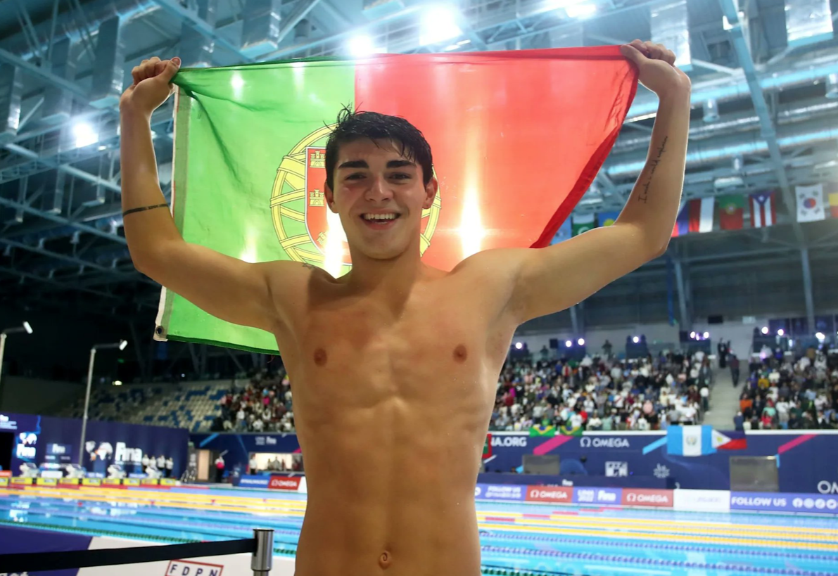 Jovem português é vice-campeão mundial de 50 metros em natação