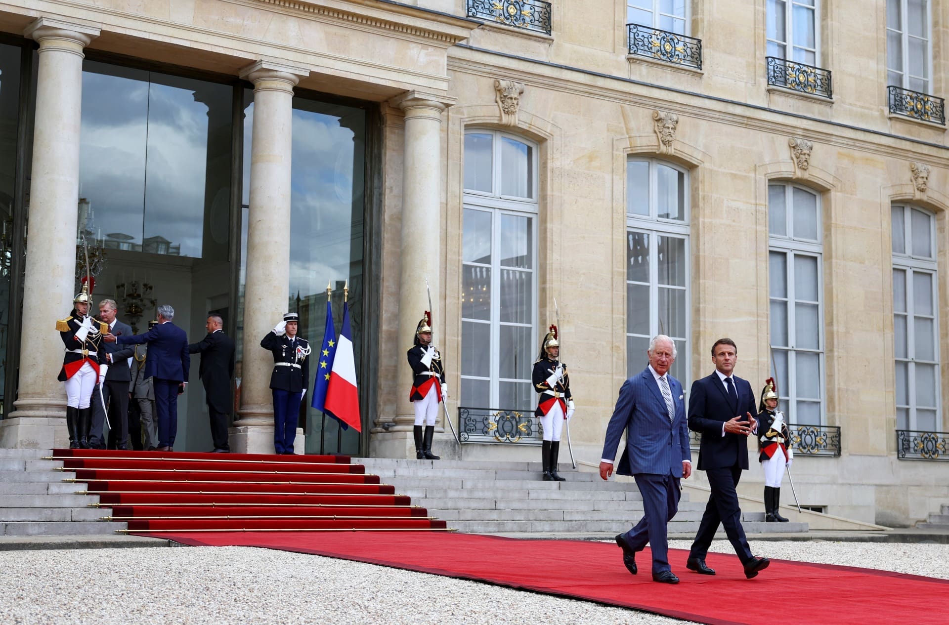 Carlos III em França para visita de Estado
