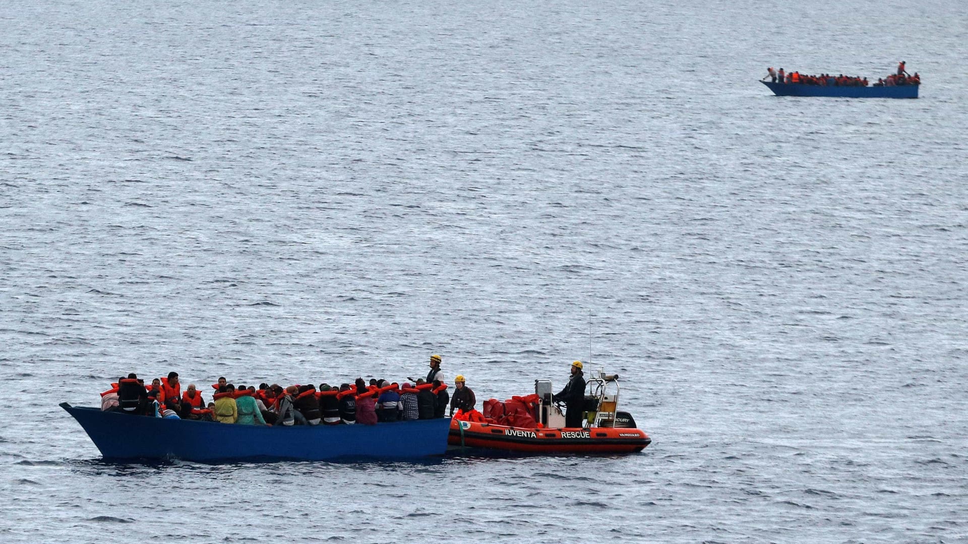 Espanha resgata no mar 340 migrantes a caminho das Canárias