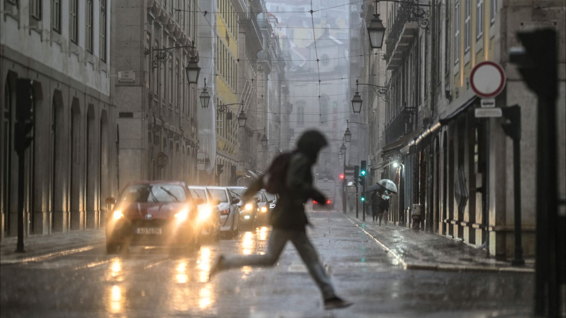 Registadas 377 ocorrências devido ao mau tempo no continente