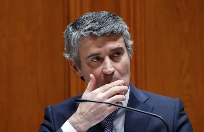 José Luís Carneiro afirma que ainda não decidiu sobre candidatura a líder do PS