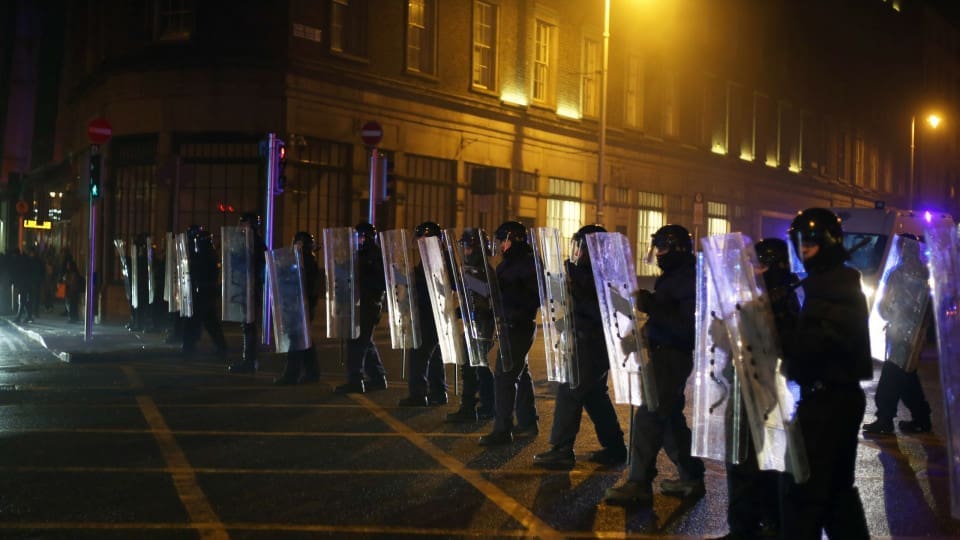 Pelo menos 34 detidos por tumultos em Dublin após esfaqueamentos