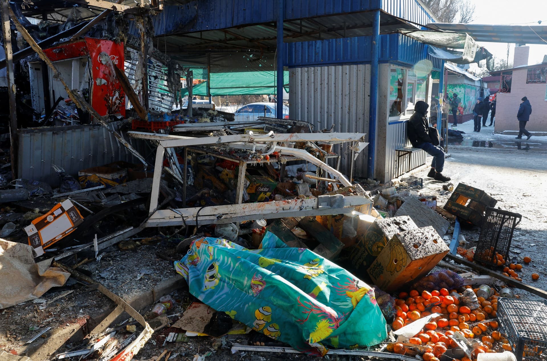 autoridades ucranianas negam ter cometido ataque a mercado em donetsk