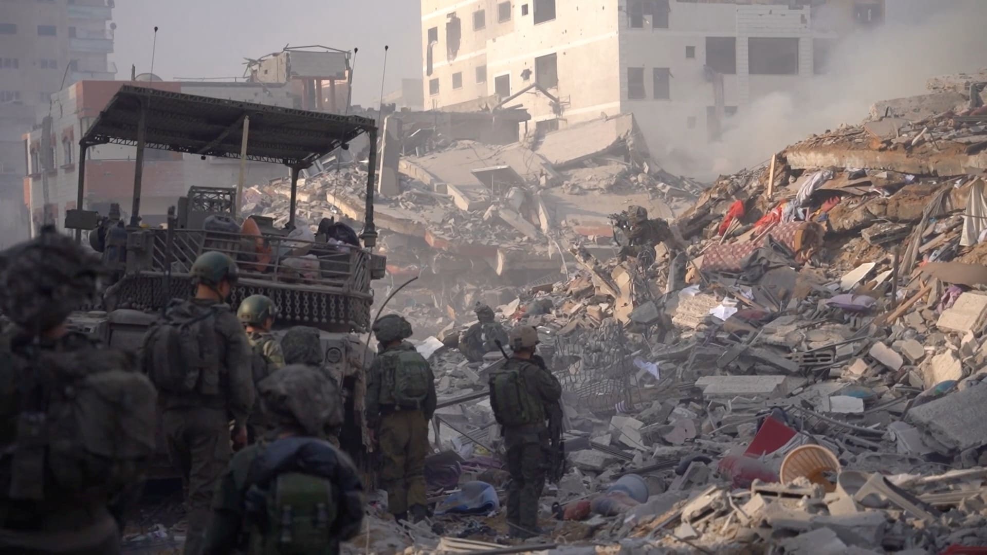 dezenas de palestinianos foram mortos ou feridos hoje em gaza