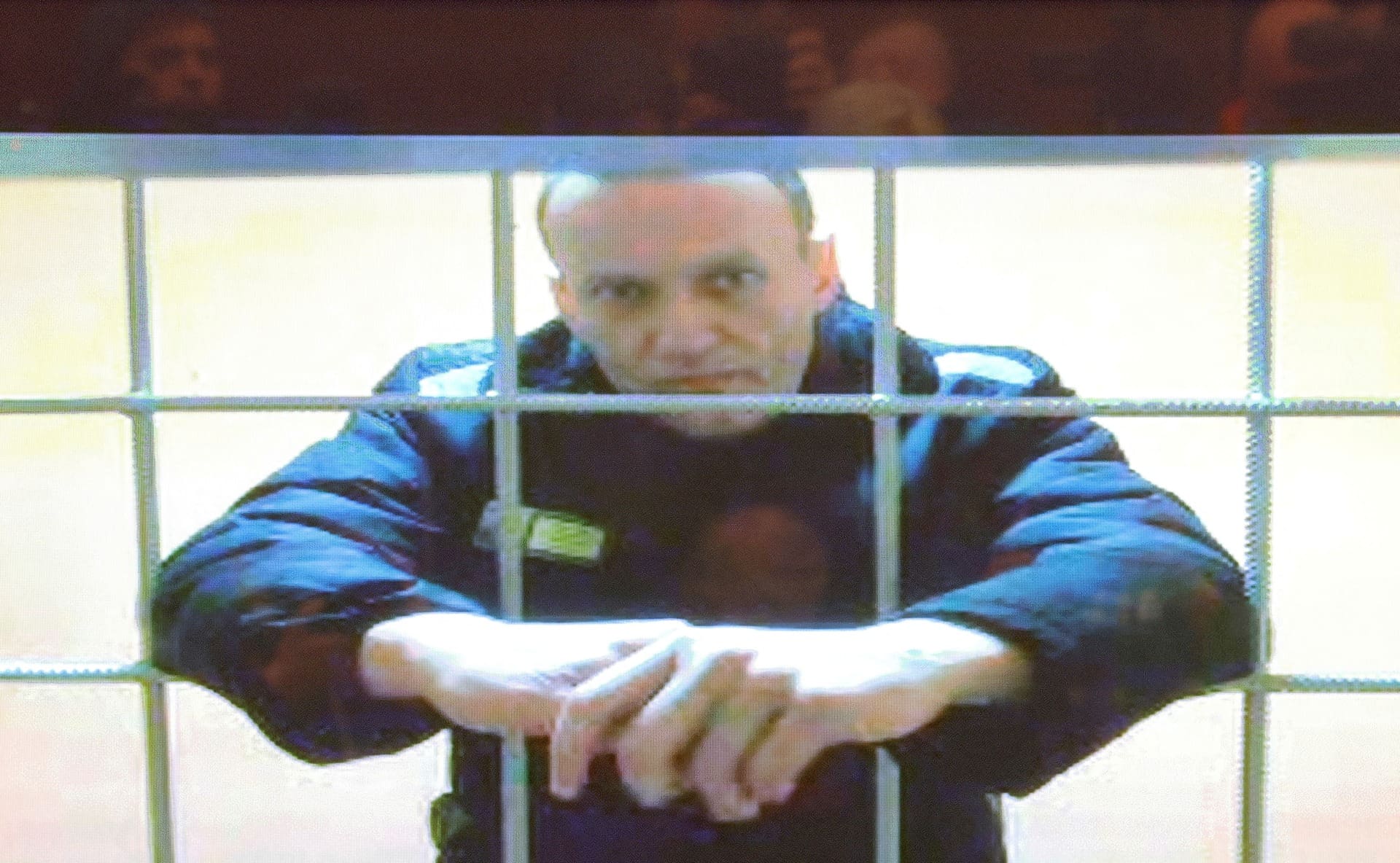 reveladas primeiras imagens de navalny na prisao de alta seguranca