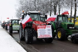 milhares de agricultores protestam em varsovia para exigir mudancas