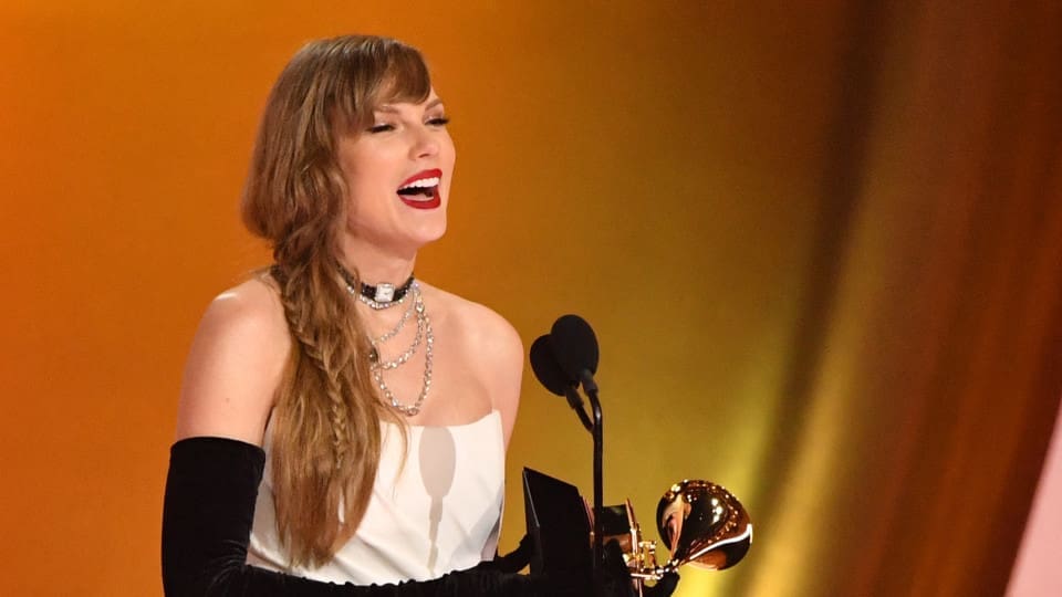 Taylor Swift Torna Se Primeira Artista A Vencer Grammy De Album Do Ano Quatro Vezes