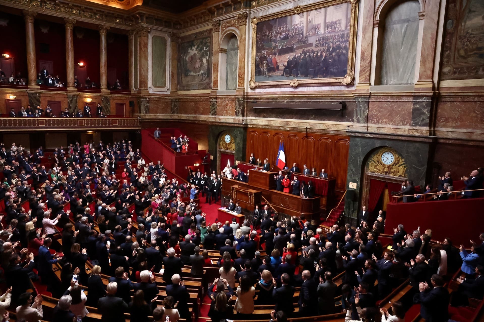 Congresso Frances Aprova Inclusao De Aborto Na Constituicao