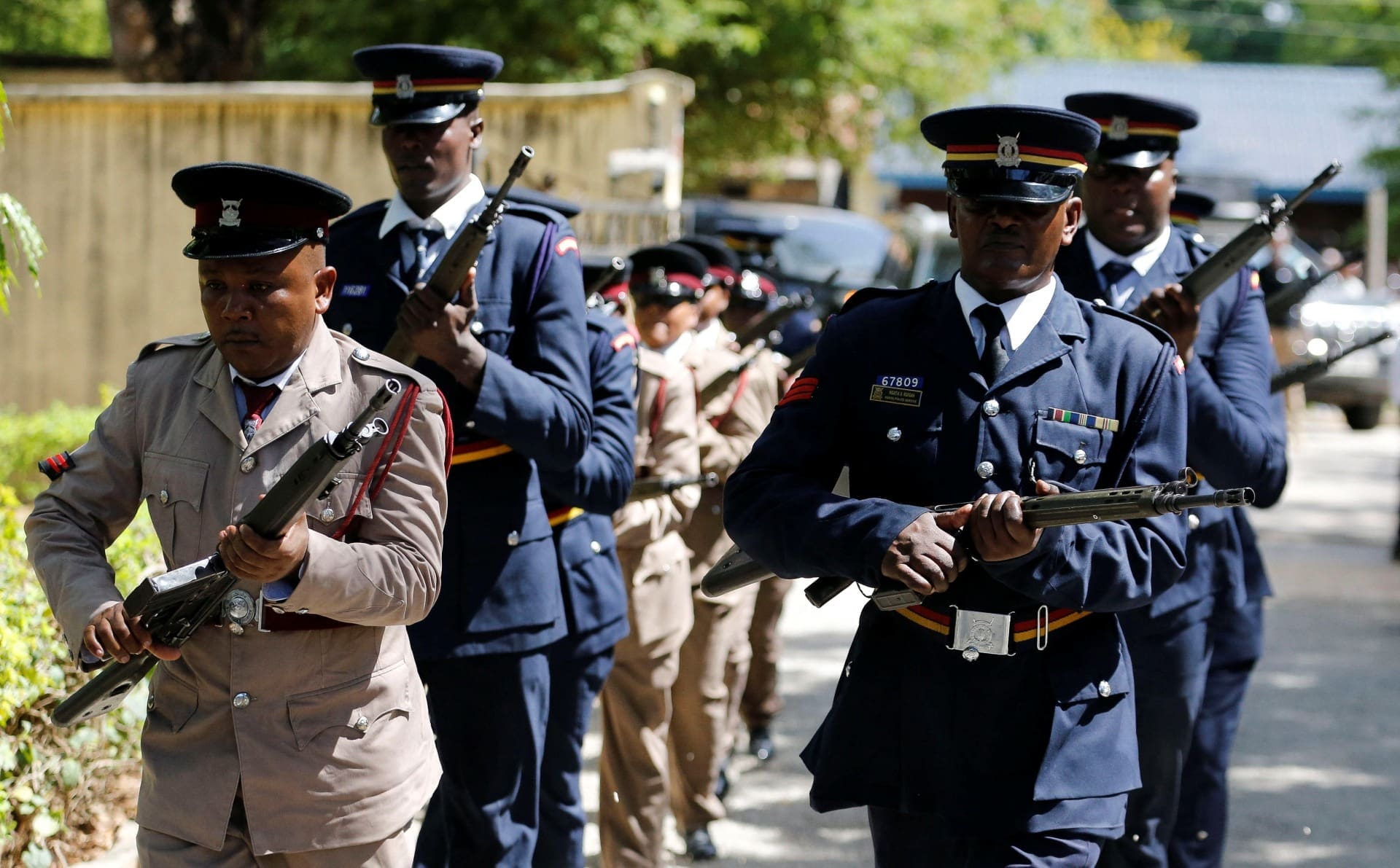 ong denunciam 118 mortos as maos da policia do quenia e condenam impunidade