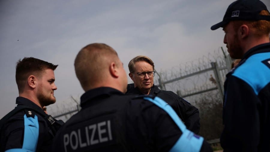 Tres Menores Detidos Por Suspeita De Participacao Em Ataque Terrorista Na Alemanha